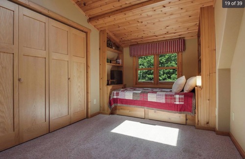 Birchwood Cabin | Northwoods paradise! Peace & tranquility. 6 bed lodge on quiet lake near trails