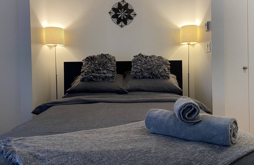 Chinatown Apartment | Nostalgia Style apartment in DT vancouver