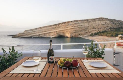Matala Apartment | Nostos Cave Seaview Apartment