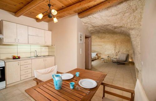 Matala Apartment | Nostos Cave Seaview Apartment