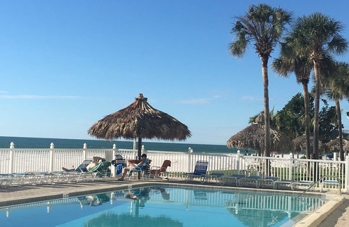 Redington Shores Condo | Nov/Dec dates Avail! BEACHFRONT CORNER 2/2 w/Jacuzzi and Electric FP!