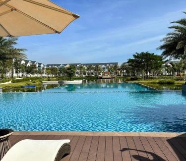 Phan Thiet Apartment | Novaworld Phan Thiết Bình Thuận view bể bơi, gần biển, 4PN chủ nhà host can speak English