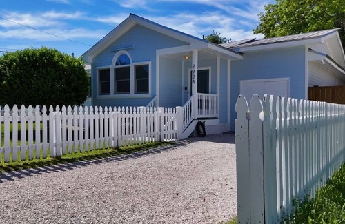 New Town House | November Special-Private Home- Sun-filled Pool- Neighborhood Water Inlet