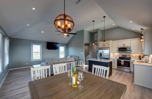 Avon House | Novice 4BRM/3Bath house on the canal/sound access close to the beach