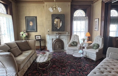 Davenport House | Now available for 1-Day Holiday Events! Message for more information 🏰🌲🥂