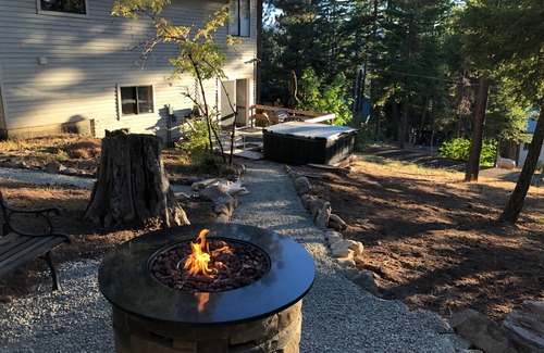 Roslyn Ridge House | NOW OPEN WKND! SEPTEMBER DATES AVAILABLE! QUIET, PRIVATE, VIEWS, SPA ,FIRE-PIT.
