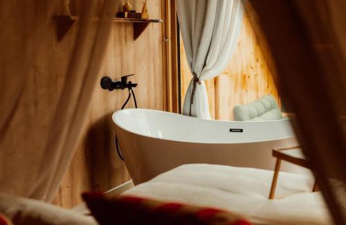 gmina Siemysl Resort | Nowoczesne Domki na Drzewie - Kołobrzeg - Sauna - PolanaGlamp