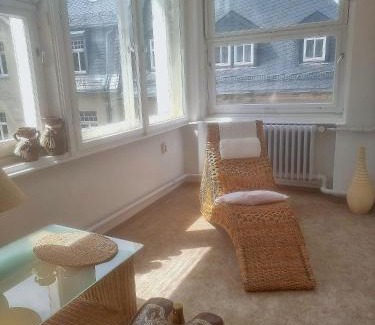 Annaberg-Buchholz House | Nr 9 Hübsche Suite mit Loggia in alte Villa mit Stadtblick und interessante Ausstattung Ohm Zimmer