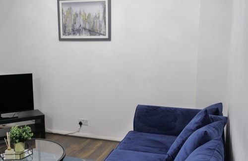Edgbaston Apartment | nSpacious appt|4 beds|sleeps 5| Free parking| close to city| Netflix