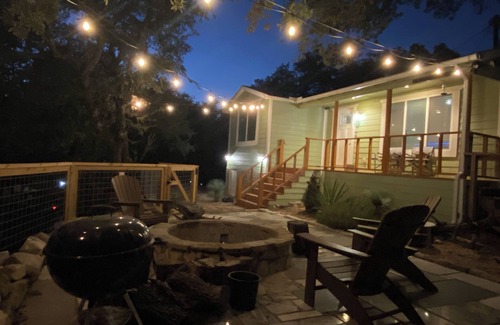 River Ridge House | nThe Minnie Drive.r - A Lake Austin Bungalow: Adventure by Day, Stars by Night