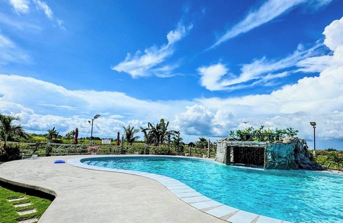 San Fernando Villa | nTHE OASIS RESORT- CASA BIEN, 3BR, 2TB, Pool, Wifi, Videoke, BBQ, Near Naga City