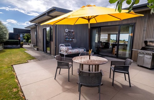 Ngaio Bay House | Number One Bach - Kaiteriteri Holiday Home