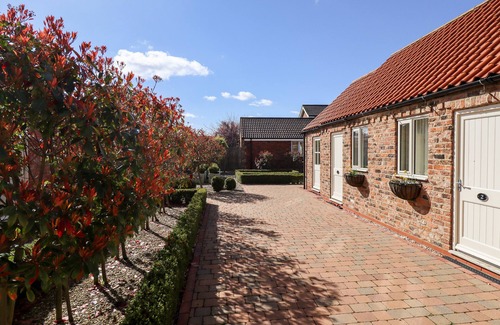 North Somercotes Cottage | NURSERY COTTAGE, pet friendly, with a garden in North Somercotes