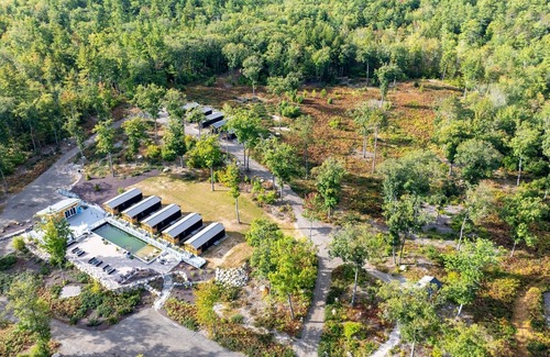 North Sebago Cabin | NUTHATCH - RESORT WITH 12 PROPERTIES. NATURAL POND FOR SWIMMING. CAFE ON SITE.