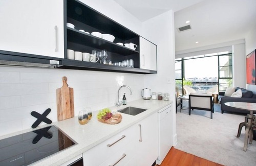 Auckland Central Business District Apartment | NY-style apt, 2 bed, large sunny terrace, rooftop pool, Auckland City
