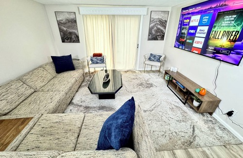 Carteret Apartment | NYC Hideaway: Early Check-In, Free Parking, Fast WiFi, Airport 20 mins