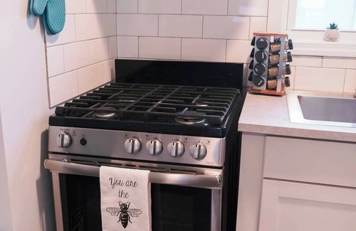 Long Beach Apartment | NYC Winter Getaway Close to Beach, LIRR