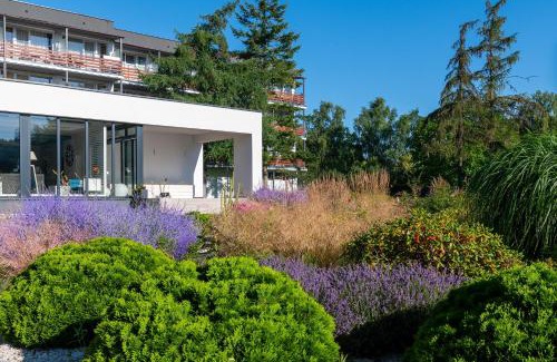 Dzwirzyno Resort | Ośrodek Wypoczynkowo-Rehabilitacyjny "Bryza"