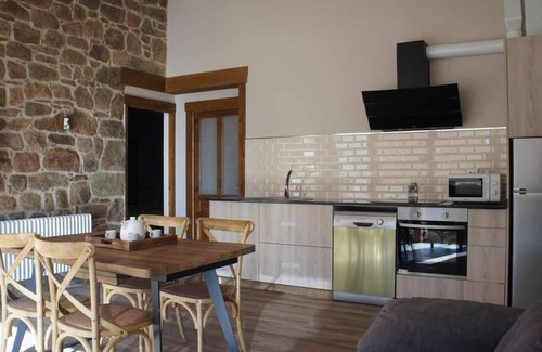 Bolmente Apartment | O Fogón - Ferrador House (Ribeira Sacra)