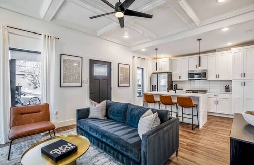 East Downtown Houston House | O4 -A · The O`Four, Cozy Luxury Retreat - Unit A