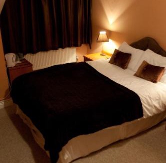 Upton Snodsbury Hotel | Oak Inn