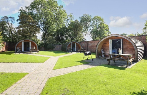 Denstone Cottage | OAK, pet friendly, character holiday cottage in Rocester
