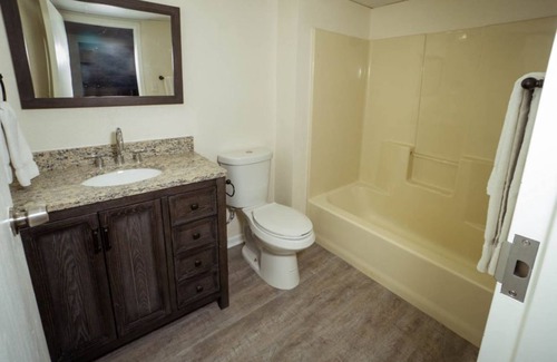 Branson Theater District Apartment | Oak Ridge at Branson w Modern Studio. Experience it