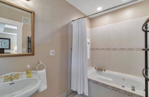 Historic Old Northeast Bed & Breakfast | Oak Room at ONE Inn, steps to Downtown St. Pete: Ideal for all guests!