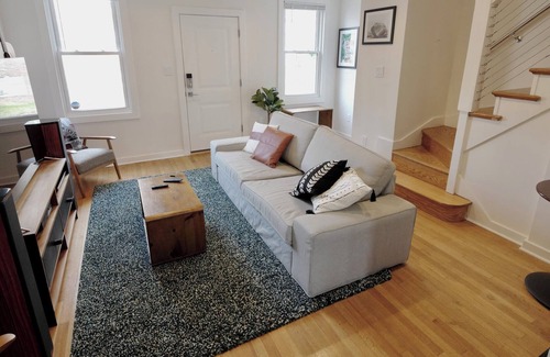 Mount Pleasant House | Oak St. Oasis Summary