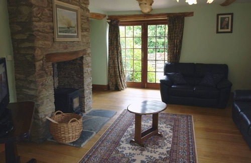 Washbourne Cottage | OAK TREE, pet friendly, character holiday cottage in Halwell