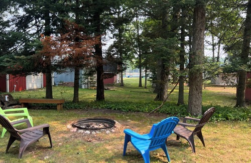 Lake George House | Oak Tree Retreat - Steps away from water fun!