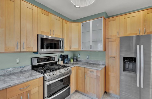 Oakley House | Oakley Square 3BR Charmer - Total Walkability by RedAwning