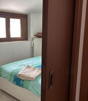 Brebbia Apartment | Oasi Sole Laghi with Pool