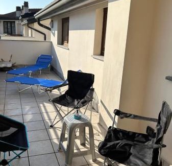 Brebbia Apartment | Oasi Sole Laghi with Pool