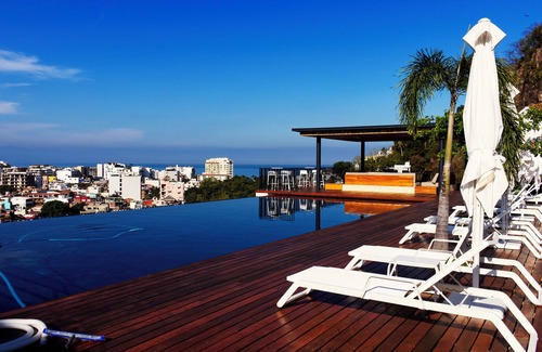 El Caloso Condo | Oasis of Beauty