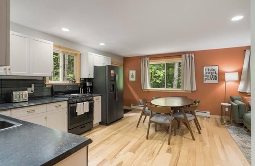 Harbor Springs House | Oasis on 10 acres, mins to Boyne