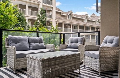 Sicamous Condo | Oasis on Mara lake in 2 bedroom, 2 bathroom condo. Pool and Boat Slip