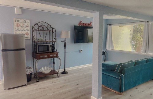 Treasure Island Hotel | Oasis Palms