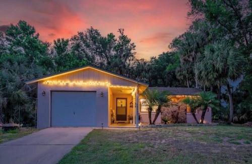 Crystal River House | Oasis privacy Pool Game room 3 mins Sister Spring