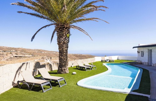 Granadilla de Abona Apartment | Oasis Tenerife Rentals - Studio (2) with pool and outdoor kitchen