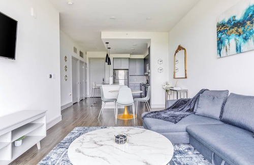 Texas Medical Center Apartment | Oasis with Gym&pool + Parking