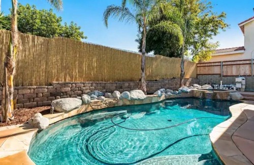 Terra Nova House | Oasis with ocean views/Pool/Hot tub! Sleeps 10!