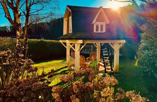 Tilff Apartment | Oboho - Le gîte bohème (Pieds dans l’eau - Lit King Size - Jardin)