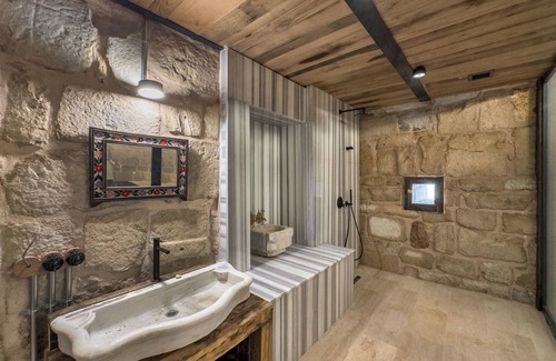 Karatay Hotel | Obruk Kervansaray Museum Hotel