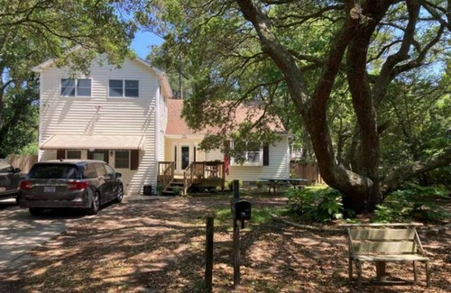 Kill Devil Hills Apartment | OBX gem, private studio, couple's nest!