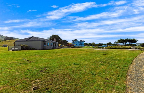 Fort Bragg House | Ocean and hillside views, large patio w/grill, short walk to Sunset Beach