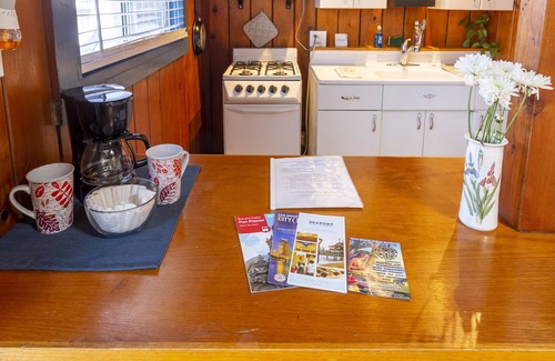 Ocean Beach Apartment | Ocean Beach #4 Esalen, Cozy Cottage/studio, only 3 blocks to the beach π