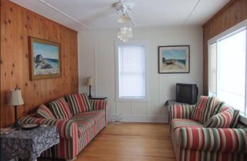 Beach Haven Cottage | Ocean block cottage -pet friendly