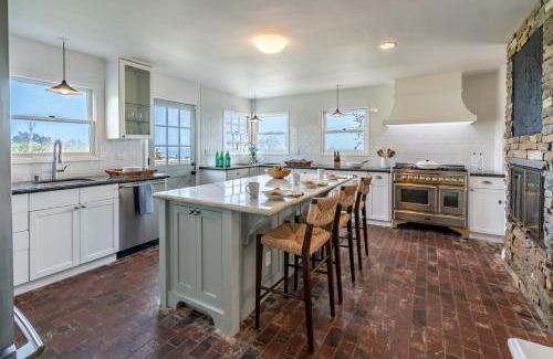 Summerland Villa | Ocean Breeze Abode by Paradise Retreats