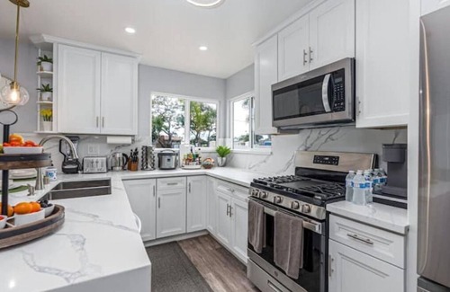 Lincoln Acres House | Ocean Breeze, Newly Remodeled, Playroom